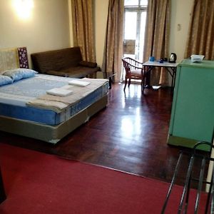 Standard Zimmer mit Kingsize-Bett